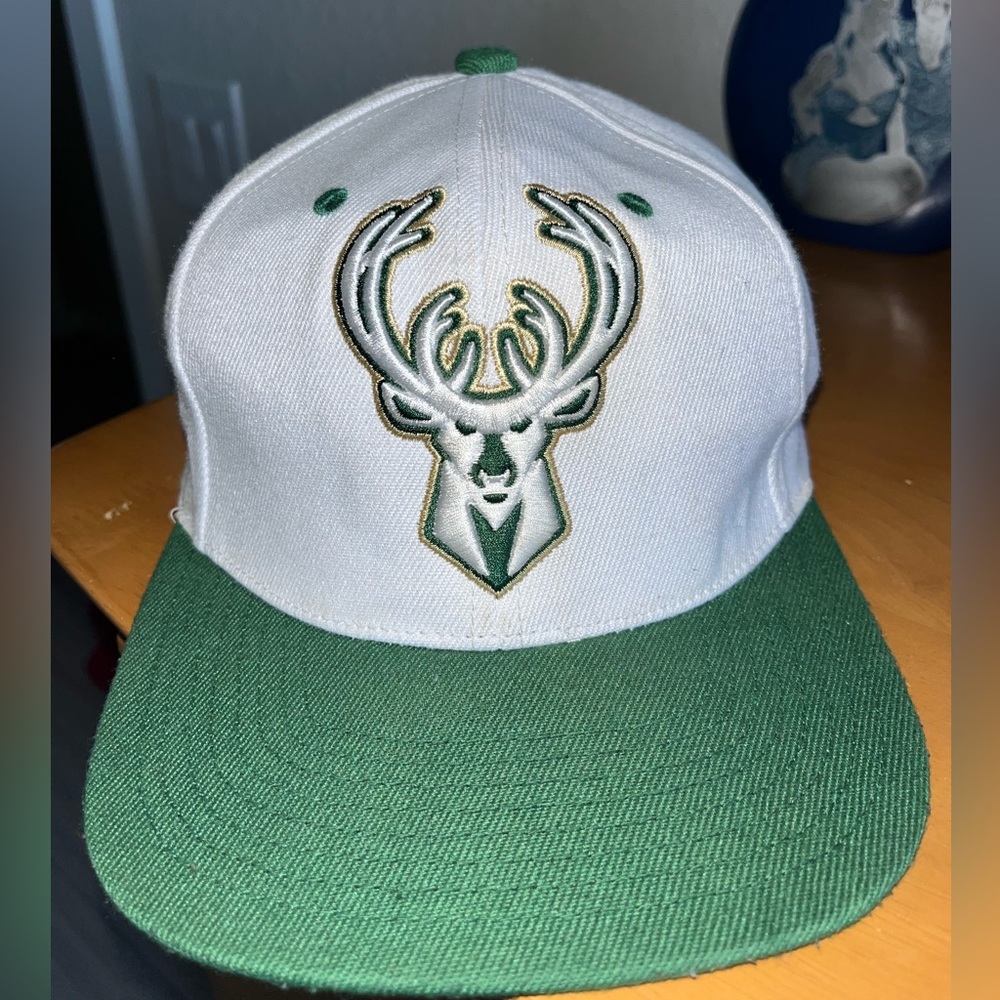 Milwaukee bucks hat